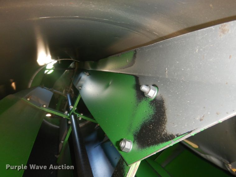 image for item DG5937 1988 John Deere 7720 Titan II combine