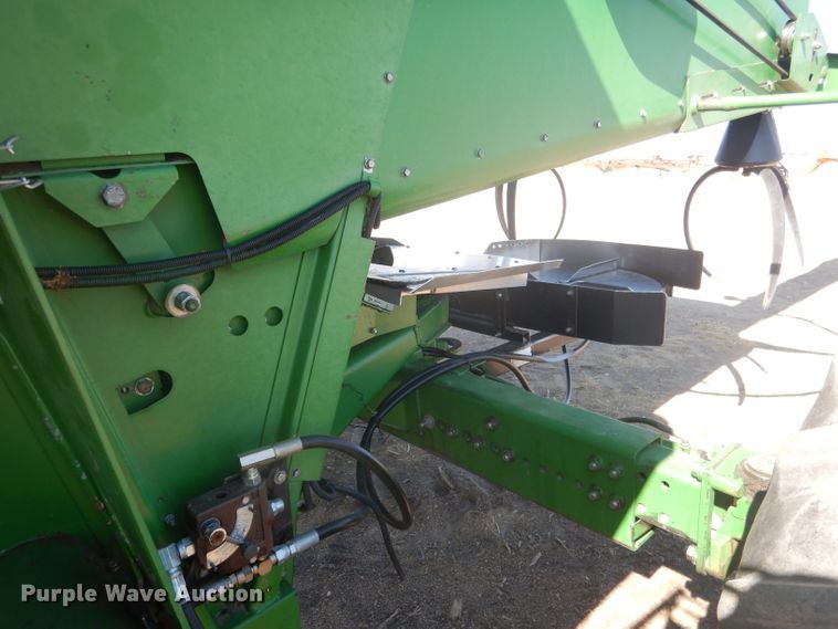 image for item DG5937 1988 John Deere 7720 Titan II combine