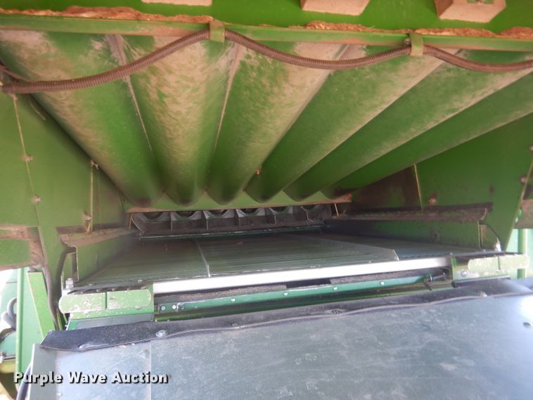 image for item DG5937 1988 John Deere 7720 Titan II combine