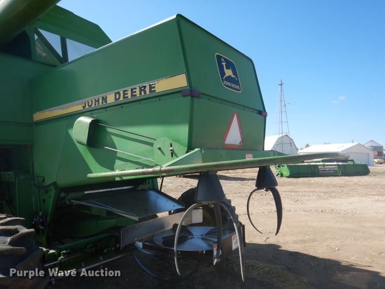 image for item DG5937 1988 John Deere 7720 Titan II combine