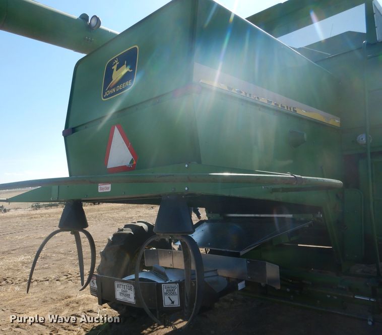 image for item DG5937 1988 John Deere 7720 Titan II combine