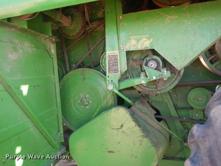 image for item DG5937 1988 John Deere 7720 Titan II combine