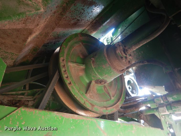 image for item DG5937 1988 John Deere 7720 Titan II combine