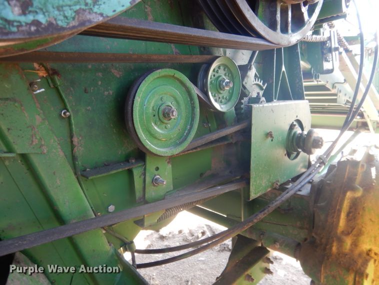 image for item DG5937 1988 John Deere 7720 Titan II combine