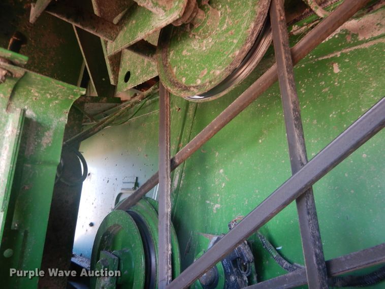 image for item DG5937 1988 John Deere 7720 Titan II combine