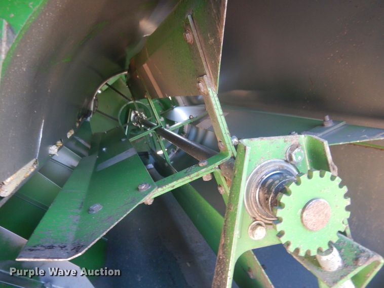 image for item DG5937 1988 John Deere 7720 Titan II combine