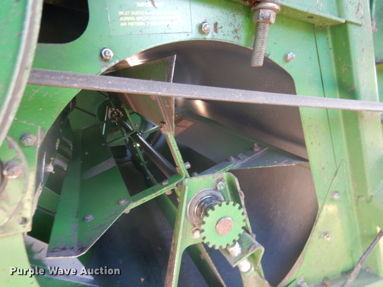 image for item DG5937 1988 John Deere 7720 Titan II combine