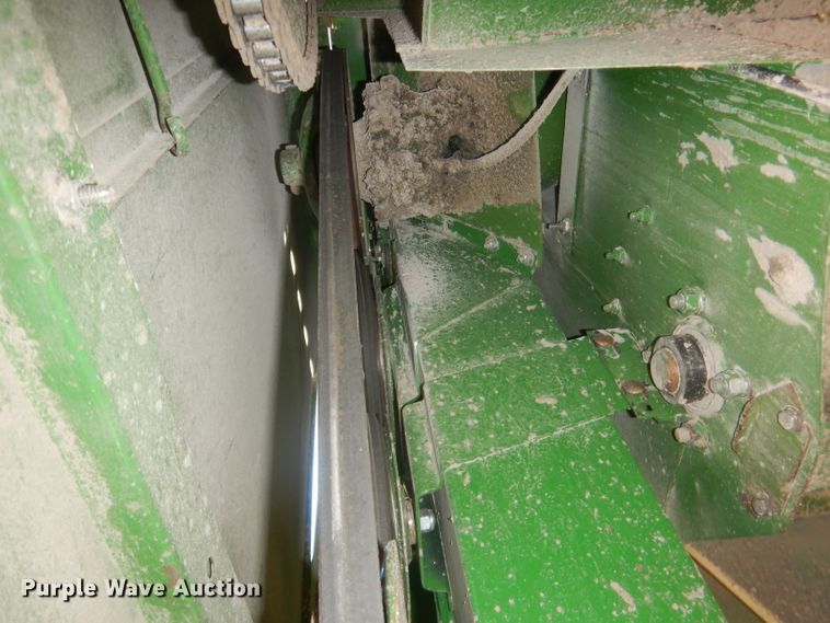 image for item DG5937 1988 John Deere 7720 Titan II combine