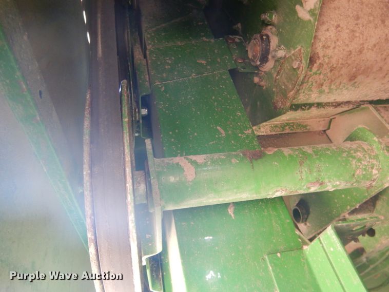 image for item DG5937 1988 John Deere 7720 Titan II combine