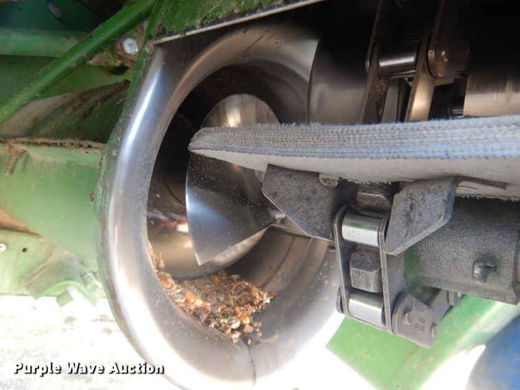 image for item DG5937 1988 John Deere 7720 Titan II combine