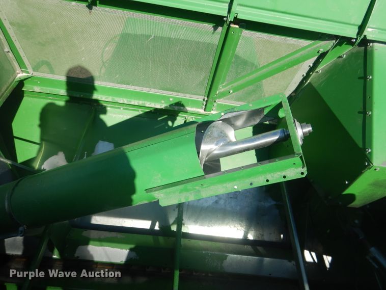 image for item DG5937 1988 John Deere 7720 Titan II combine