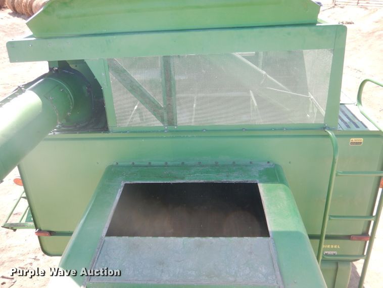 image for item DG5937 1988 John Deere 7720 Titan II combine