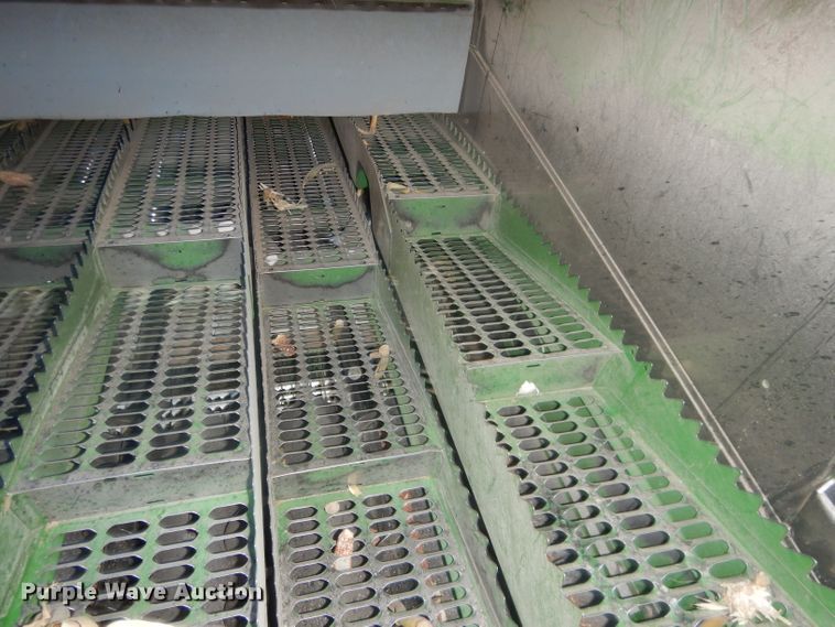 image for item DG5937 1988 John Deere 7720 Titan II combine