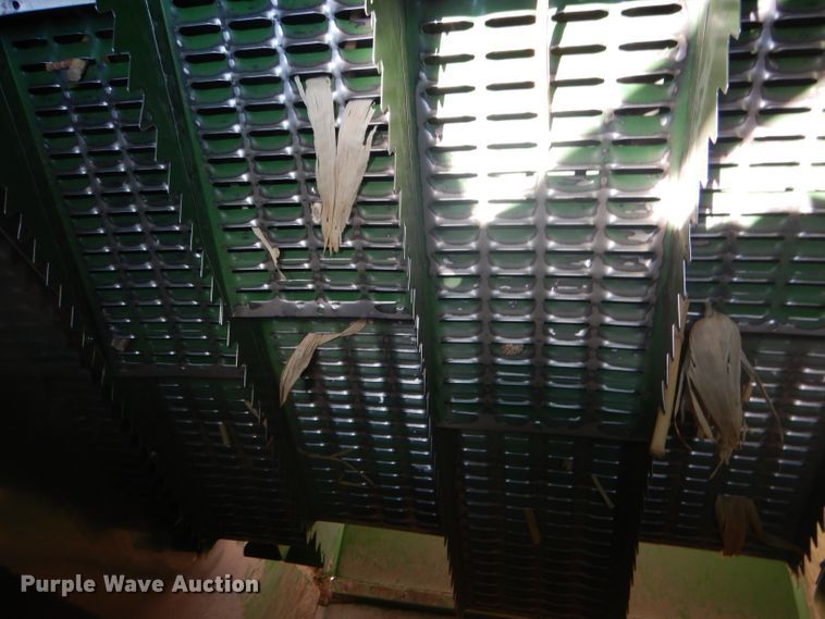 image for item DG5937 1988 John Deere 7720 Titan II combine