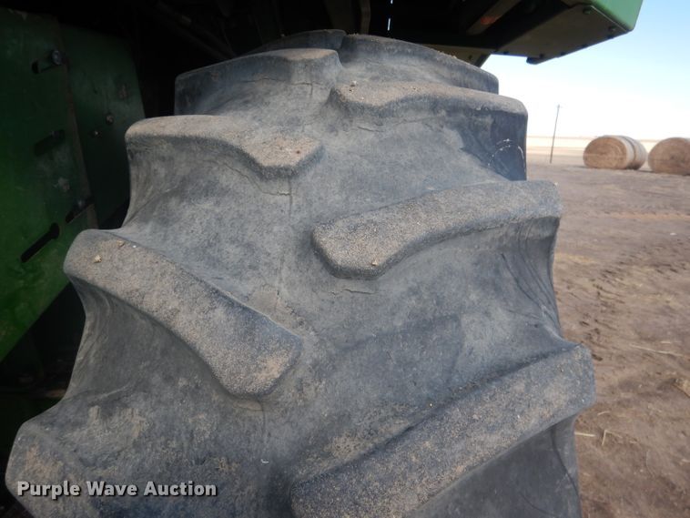 image for item DG5937 1988 John Deere 7720 Titan II combine