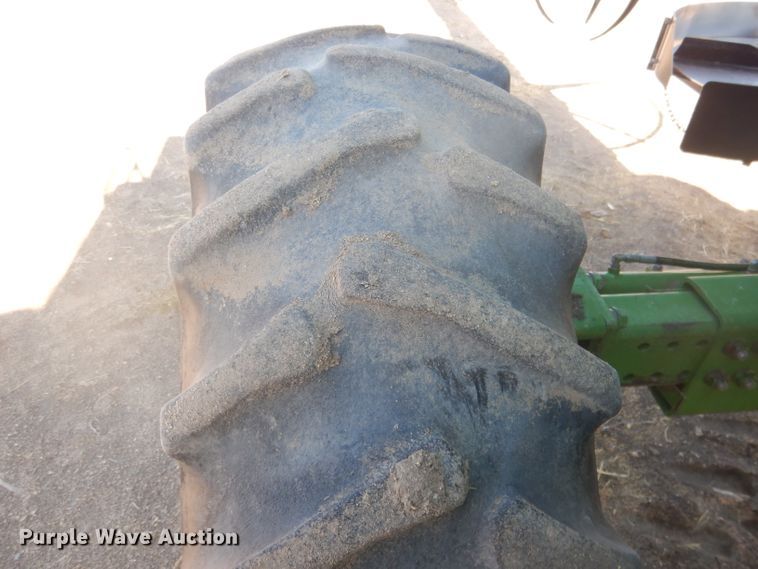 image for item DG5937 1988 John Deere 7720 Titan II combine