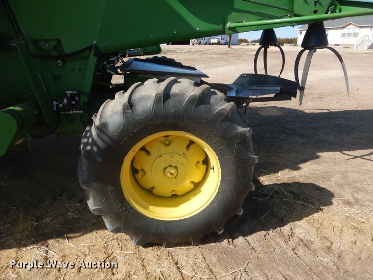 image for item DG5937 1988 John Deere 7720 Titan II combine