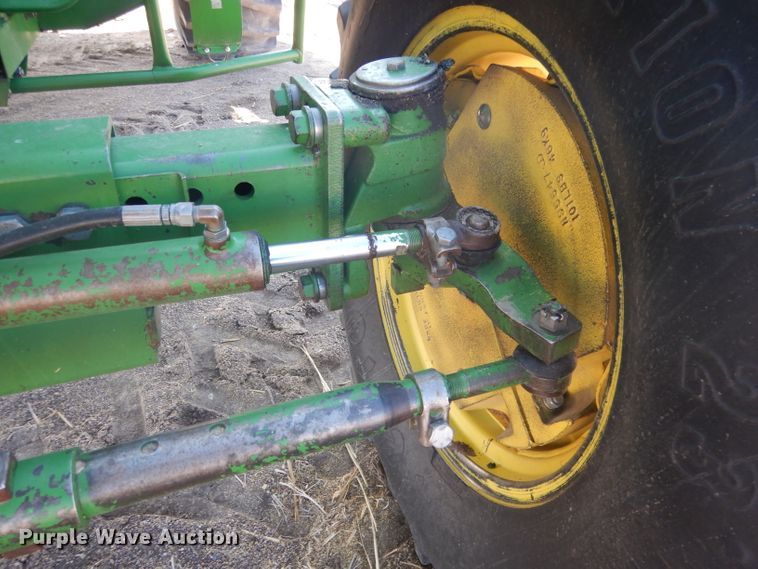 image for item DG5937 1988 John Deere 7720 Titan II combine