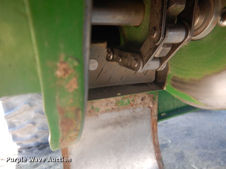 image for item DG5937 1988 John Deere 7720 Titan II combine