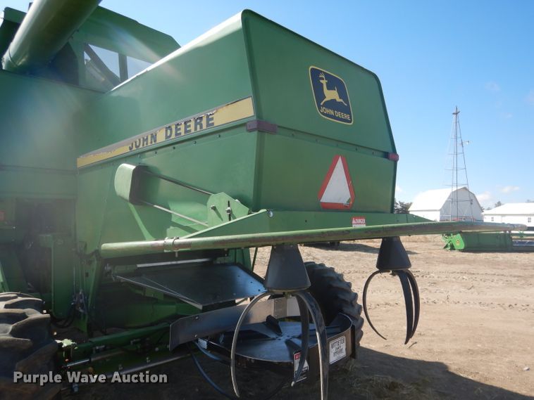 image for item DG5937 1988 John Deere 7720 Titan II combine