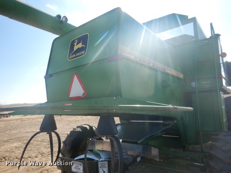 image for item DG5937 1988 John Deere 7720 Titan II combine