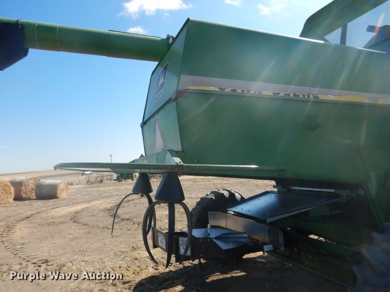image for item DG5937 1988 John Deere 7720 Titan II combine