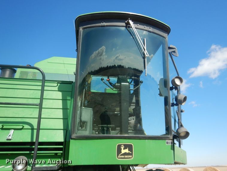 image for item DG5937 1988 John Deere 7720 Titan II combine