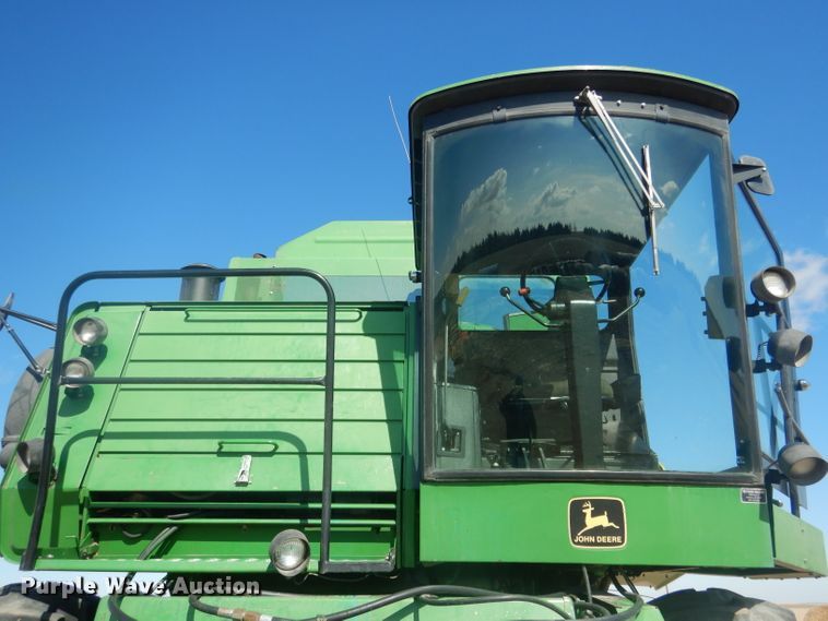 image for item DG5937 1988 John Deere 7720 Titan II combine