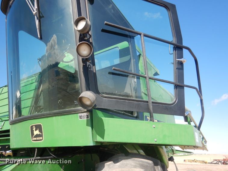 image for item DG5937 1988 John Deere 7720 Titan II combine