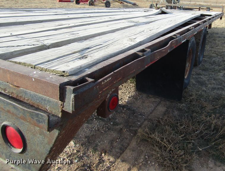 image for item DG6727 1995 Gold Star equipment trailer