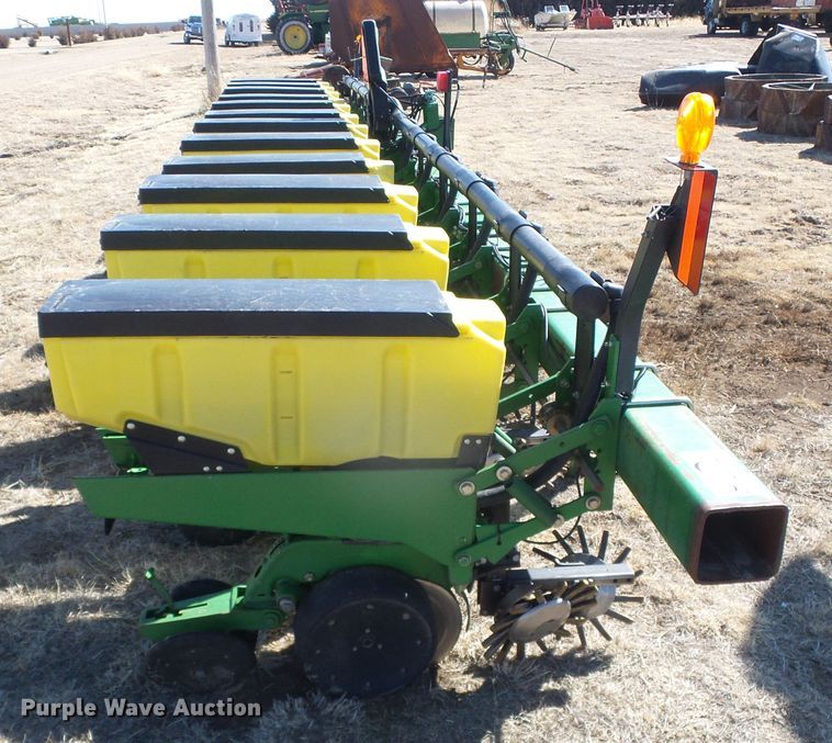 image for item DH4827 John Deere no-till planter
