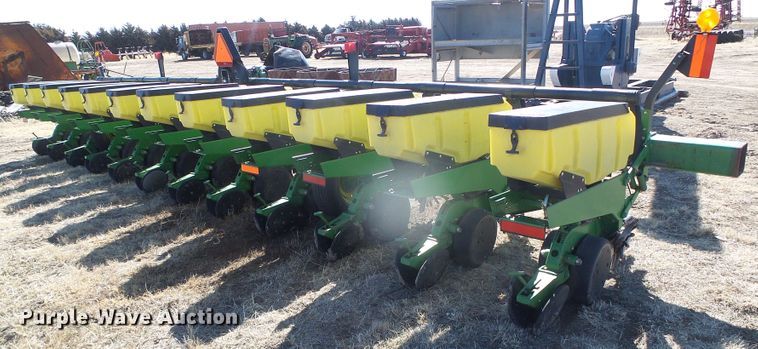 image for item DH4827 John Deere no-till planter