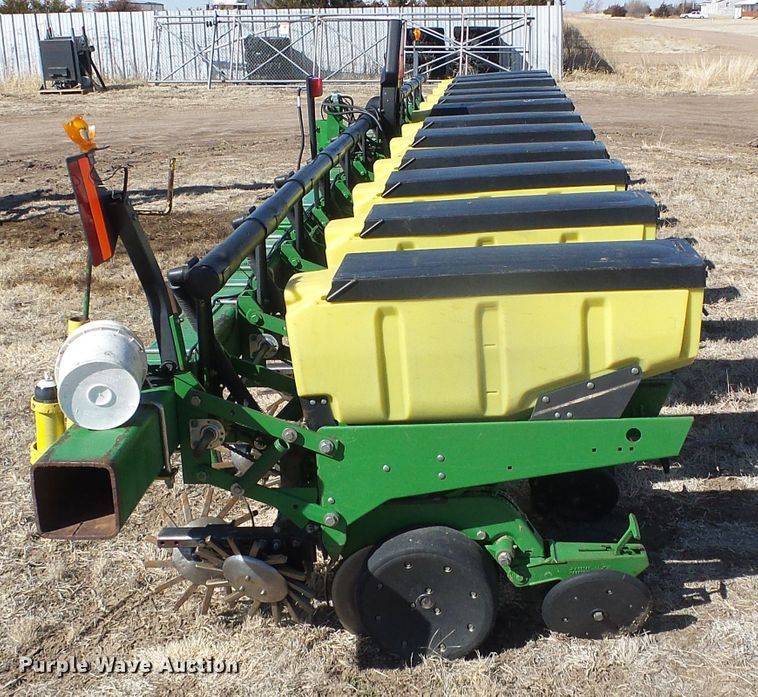 image for item DH4827 John Deere no-till planter