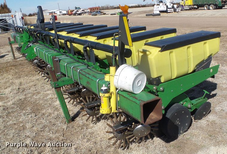 image for item DH4827 John Deere no-till planter