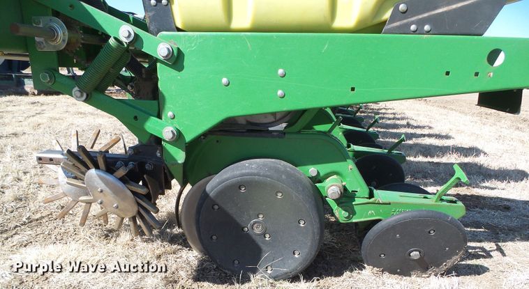 image for item DH4827 John Deere no-till planter