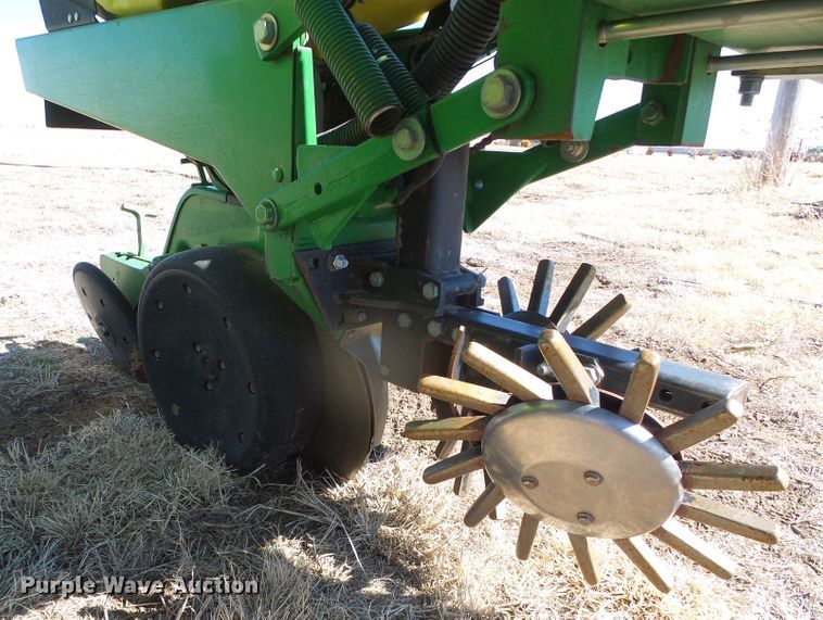 image for item DH4827 John Deere no-till planter
