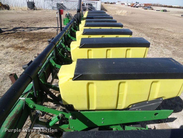 image for item DH4827 John Deere no-till planter