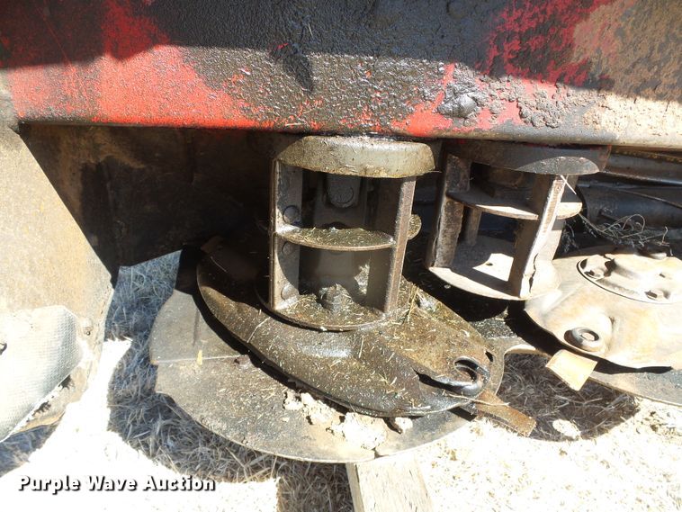 image for item DH4835 AGCO Razor Bar disc windrower head