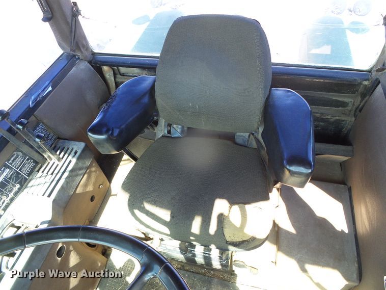 image for item DH4836 1984 John Deere 8650 4WD tractor