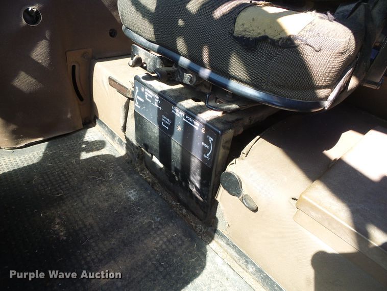 image for item DH4836 1984 John Deere 8650 4WD tractor