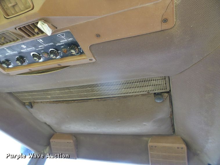 image for item DH4836 1984 John Deere 8650 4WD tractor