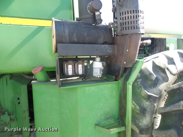 image for item DH4836 1984 John Deere 8650 4WD tractor