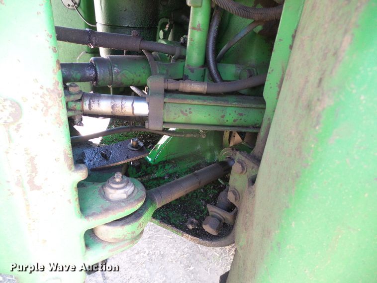 image for item DH4836 1984 John Deere 8650 4WD tractor