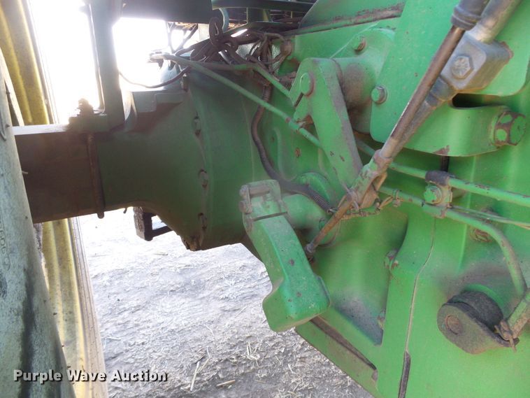 image for item DH4836 1984 John Deere 8650 4WD tractor