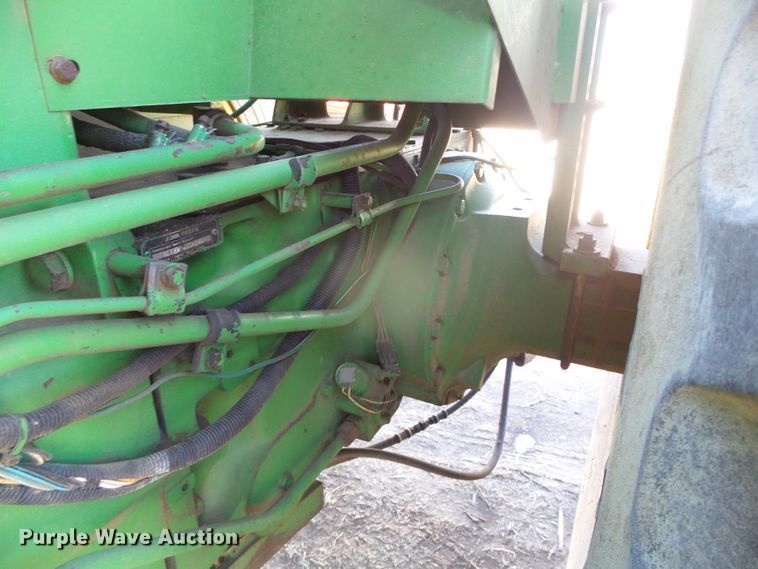 image for item DH4836 1984 John Deere 8650 4WD tractor