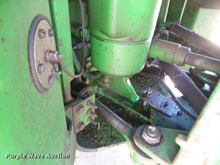 image for item DH4836 1984 John Deere 8650 4WD tractor