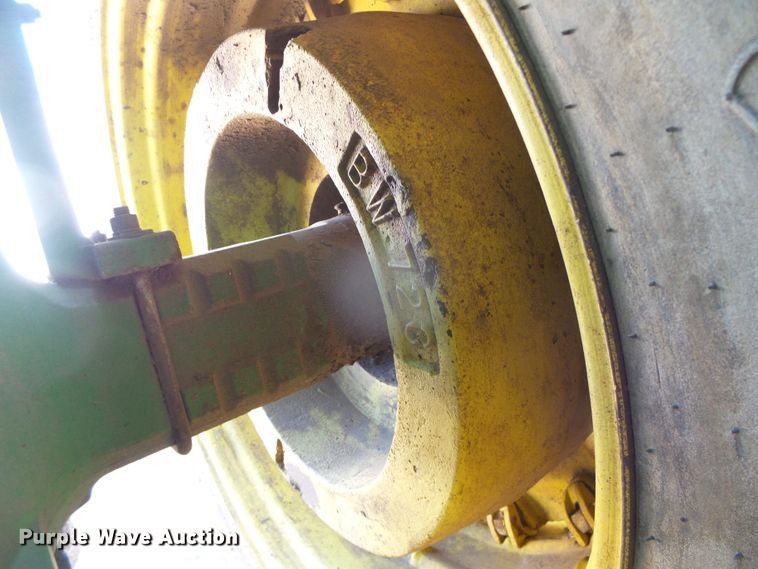 image for item DH4836 1984 John Deere 8650 4WD tractor