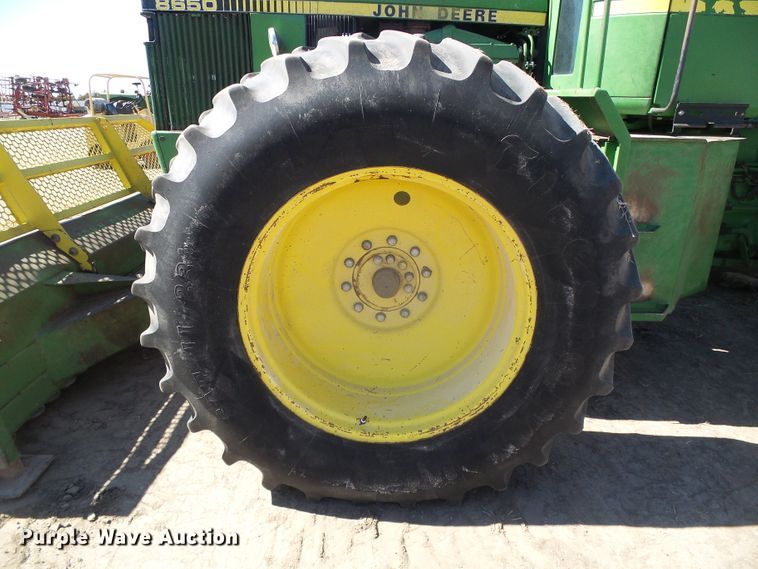 image for item DH4836 1984 John Deere 8650 4WD tractor