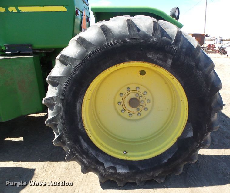 image for item DH4836 1984 John Deere 8650 4WD tractor