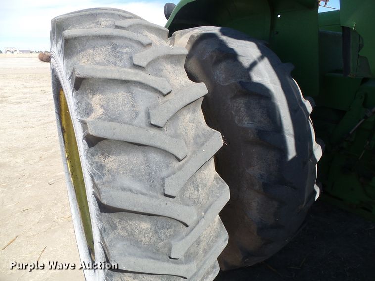 image for item DH4836 1984 John Deere 8650 4WD tractor